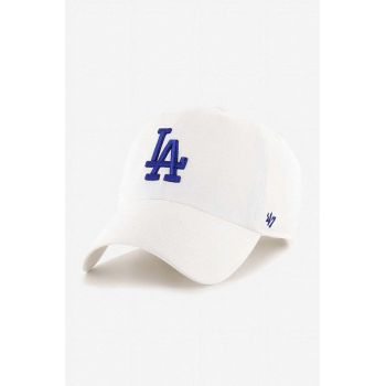 47brand șapcă Los Angeles Dodgres culoarea alb, cu imprimeu B-RGW12GWS-WHE ieftina