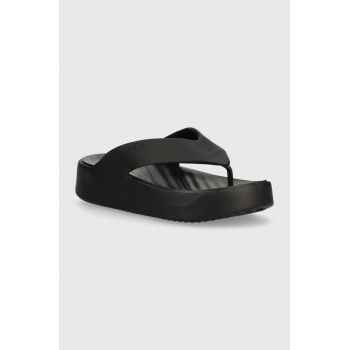 Crocs slapi Gataway Platform Flip femei, culoarea negru, cu platforma, 209410 ieftini