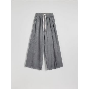 Reserved - Pantaloni din țesătură structurată - gri deschis