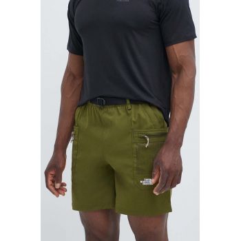The North Face pantaloni scurți outdoor Class V Pathfinder culoarea verde, NF0A86QJPIB1 de firma originali