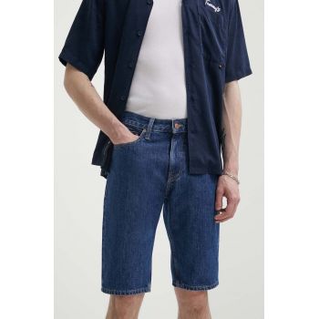 Tommy Jeans pantaloni scurti jeans barbati, culoarea albastru marin, DM0DM18802 de firma originali