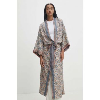 Answear Lab kimono desfacut, modelator