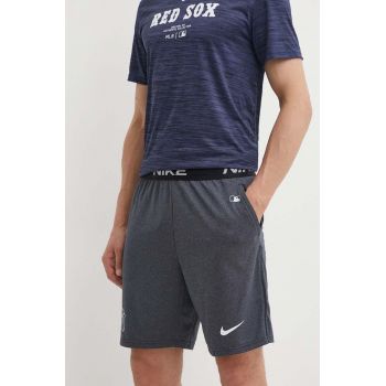 Nike pantaloni scurti New York Yankees barbati, culoarea gri ieftini