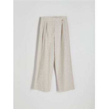 Reserved - Pantaloni cu conținut ridicat de in și închidere asimetrică - bej ieftin