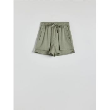 Reserved - Pantaloni scurți cu fibre lyocell - verde de firma originali