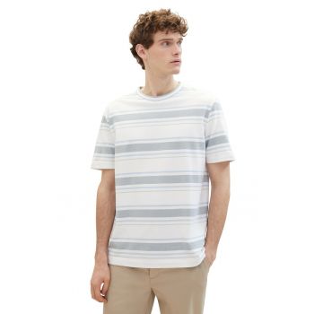Tricou cu decolteu la baza gatului si model in dungi