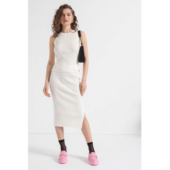 Top slim-fit cu striatii