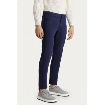 Pantaloni slim fit