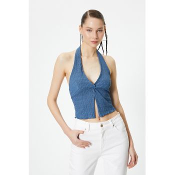 Top crop cu decolteu halter