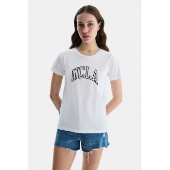 Tricou cu decolteu la baza gatului si imprimeu logo Angela