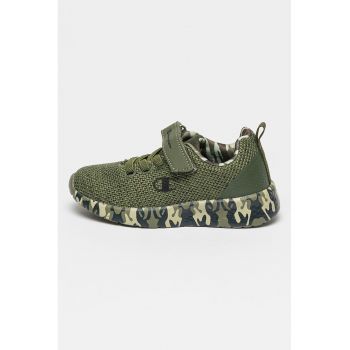 Pantofi sport cu inchidere velcro si talpa cu model camuflaj Deux