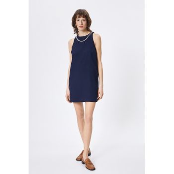 Rochie mini cu aplicatie lant