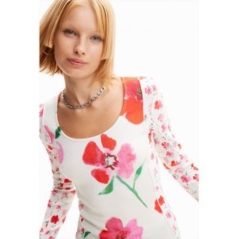Bluza de bumbac cu model floral la reducere
