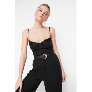 Body cu insertii de dantela