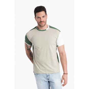 Tricou cu decolteu la baza gatului si model colorblock