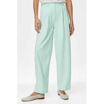 Pantaloni cu croiala ampla si talie inalta