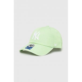 47 brand șapcă din bumbac pentru copii MLB New York Yankees CLEAN UP culoarea verde, cu imprimeu, BNLRGW17GWS ieftina