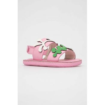 Camper sandale din piele pentru copii culoarea roz