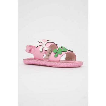 Camper sandale din piele pentru copii culoarea roz ieftine