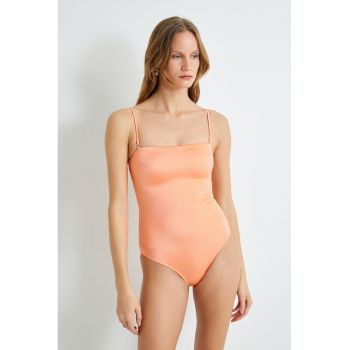 Costum de baie intreg cu model uni