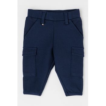 Pantaloni cu buzunare cu clapa