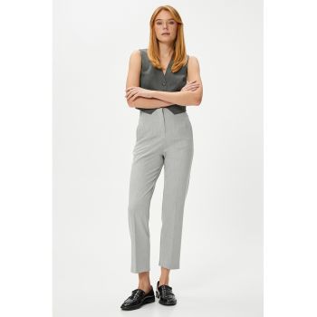 Pantaloni crop cu croiala dreapta