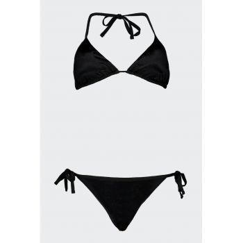 Costum de baie din doua piese cu aspect satinat