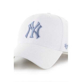 47 brand sapca MLB New York Yankees culoarea alb, cu imprimeu, B-MVPSP17WBP-WHN