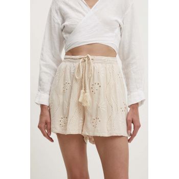 Answear Lab pantaloni scurți cu in culoarea bej, neted, high waist