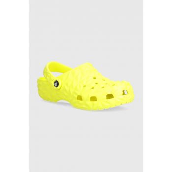 Crocs slapi copii Classic Geometric Clog culoarea galben