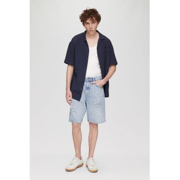 Bermude relaxed fit din denim cu aspect deteriorat de firma originali