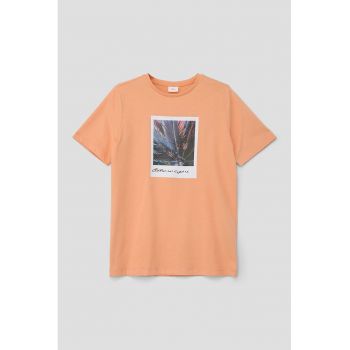 Tricou cu decolteu la baza gatului si imprimeu