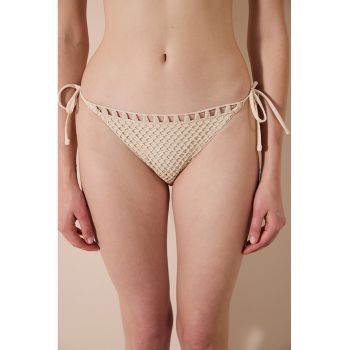 Slip cu snur de ajustare si model cu perforatii