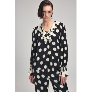 Bluza cu buline si volane