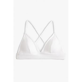 Sutien de baie cu cupe triunghiulare si aspect texturat