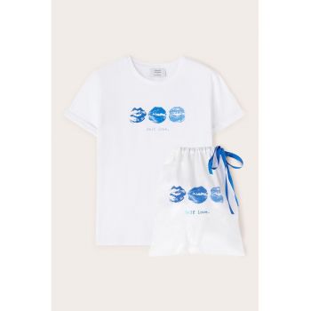 Tricou cu decolteu la baza gatului si imprimeu