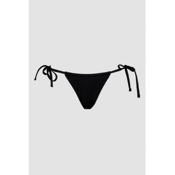 Slip uni cu logo discret