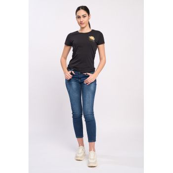 Tricou slim fit de bumbac cu detaliu cu imprimeu