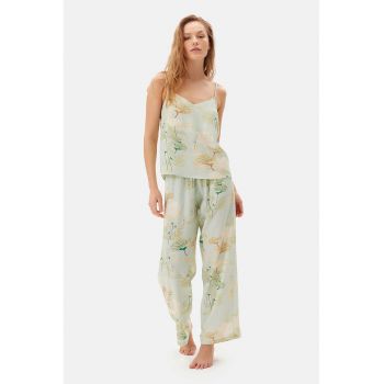 Pantaloni cu croiala ampla si model floral