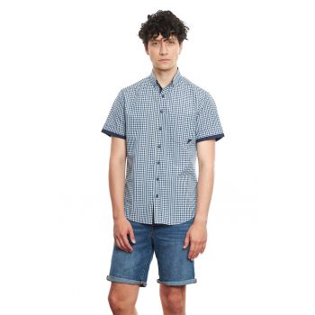Camasa slim fit in carouri cu guler fixat cu nasturi