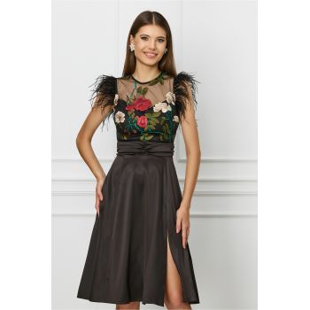 Rochie DY Fashion neagra cu broderie la bust si pene la umeri