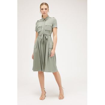 Rochie-camasa evazata cu un cordon in talie