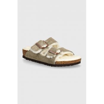 Birkenstock papuci din piele intoarsa pentru copii Arizona Shearling culoarea bej, 1028689