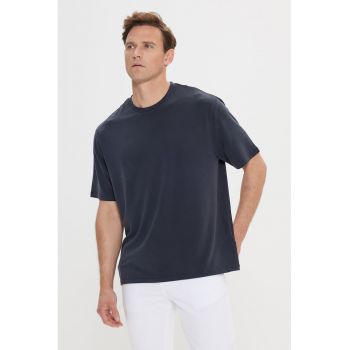 Tricou din amestec de modal cu decolteu la baza gatului