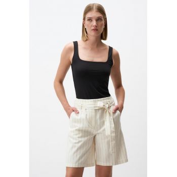 Pantaloni scurti din amestec de in - in dungi