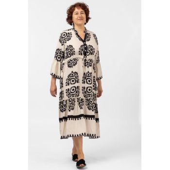 Rochie din vascoza cu imprimeu alb-negru si snur in talie