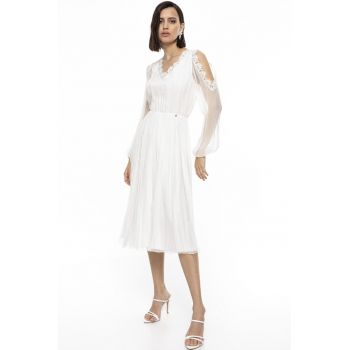 Rochie de matase cu decupaje pe umeri