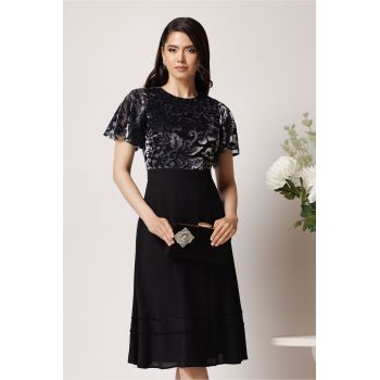 Rochie DY Fashion din voal neagra cu insertii din catifea argintie la bust