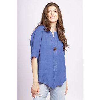 Camasa lavanda din in cu nasture metalic decorativ