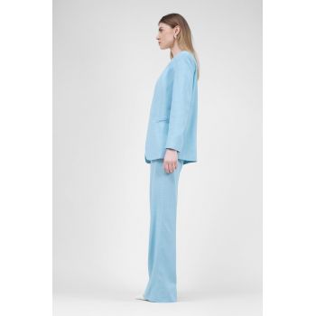 Costum de in baby blue cu sacou si pantaloni drepti